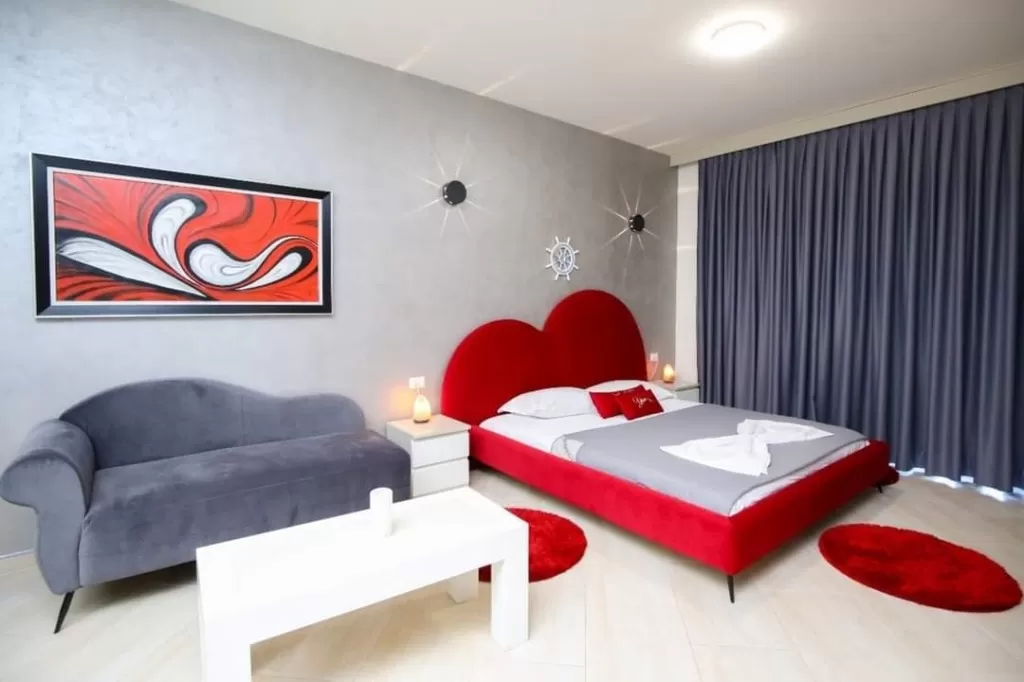 Diamond Hill 12 - Superior Suite 1.jpg